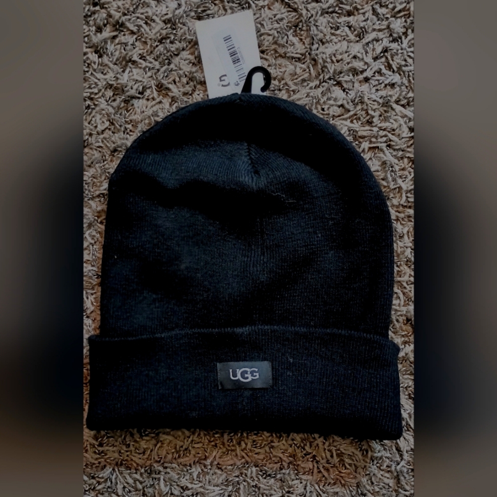 UGG black beanie cap NWT